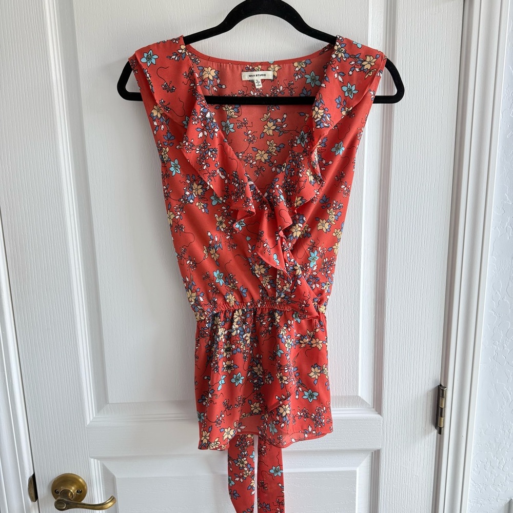 Max Studio Sleeveless Top V-neck Ruffle Top Floral Blouse Wrap Size L